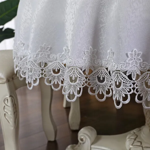 Attractive_&_Premium_Plain_Lace_Design,_4_Seater_Round_Dining_Table_Cover_(Size-60"_Inches_Round)