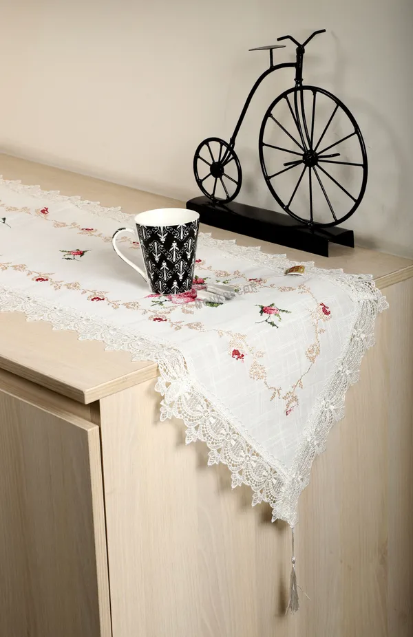 Tanlooms_Cross_Weave_Rose_Ferns_Dining_table_runner._(15x70)_inches