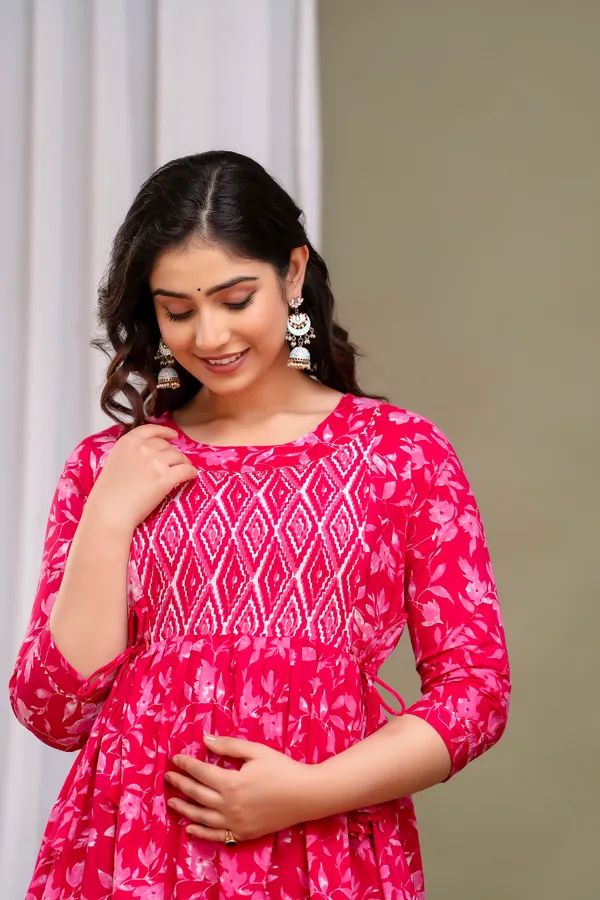 Red_Printed_Flower_Maternity_Kurta_|_Pure_Cotton_Feeding/Maternity_Kurta_For_Her_By_Vaani_Fashions