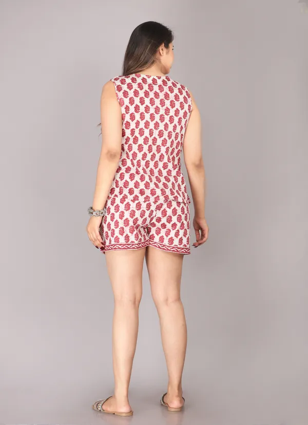 Red_Paisley_Printed_Pure_Cotton_Nightsuit_and_Loungewear_(Top_&_Shorts_Set)