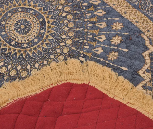 Turkish_Plush_Islamic_Velvet_Prayer_Mats_Janamaz