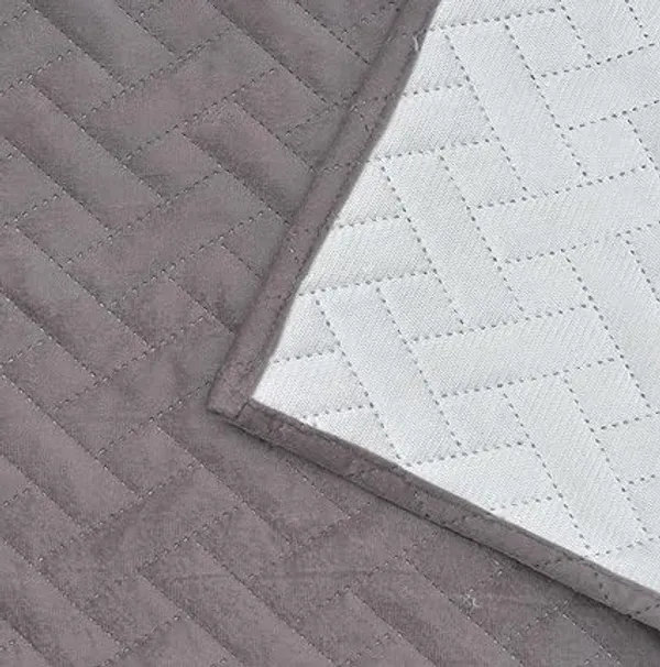 Grey_Velvet_Quilted_Table_Runner