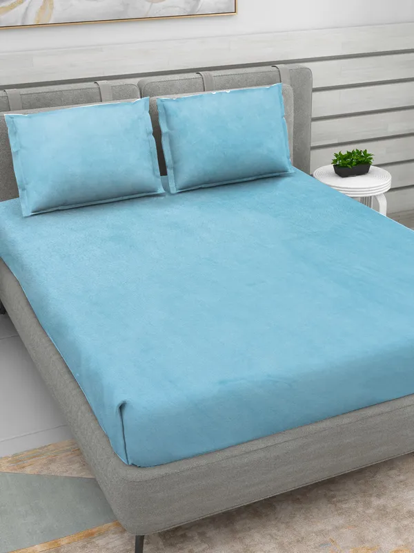Solid_Blue_Soft,_Warm_&_Comfortable_Woolen_Bedsheet_For_Double_Bed_With_2_Pillow_Cover