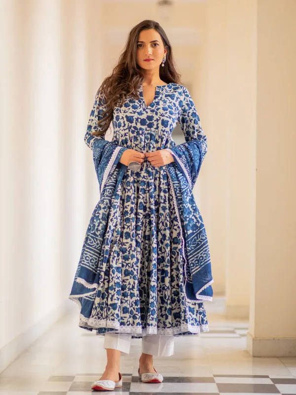 Blue_Elegant_Cotton_Anarkali_Salwar_Kameez_With_A-Line_Cut_For_Women