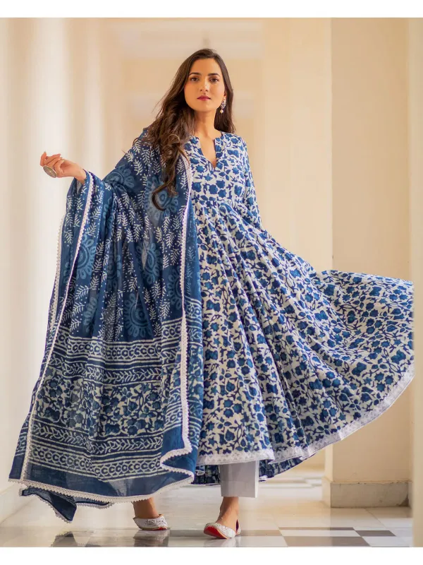 Blue_Elegant_Cotton_Anarkali_Salwar_Kameez_With_A-Line_Cut_For_Women