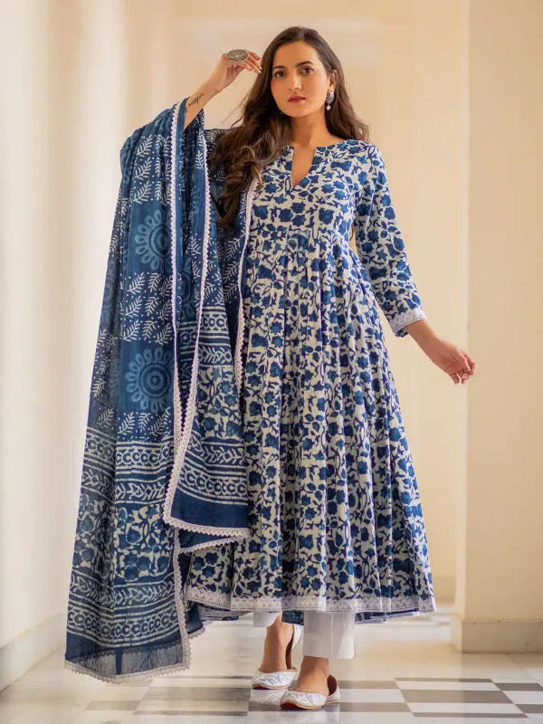 Blue_Elegant_Cotton_Anarkali_Salwar_Kameez_With_A-Line_Cut_For_Women