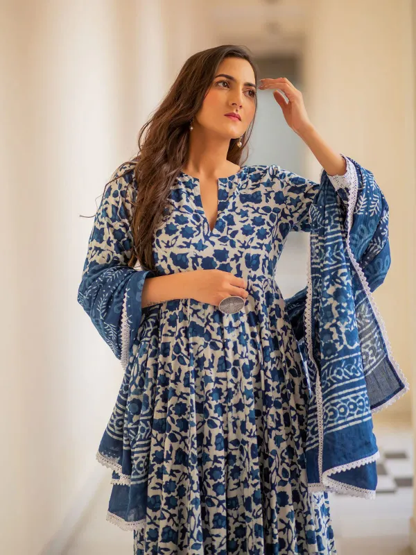 Blue_Elegant_Cotton_Anarkali_Salwar_Kameez_With_A-Line_Cut_For_Women