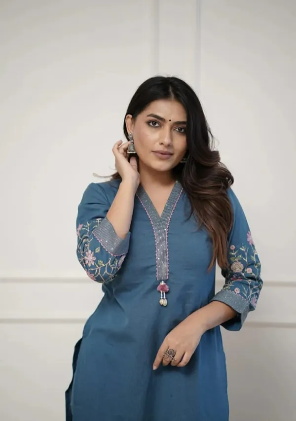 Blue_Trendy_Embroidered_Rayon_Kurta_Set_For_Women