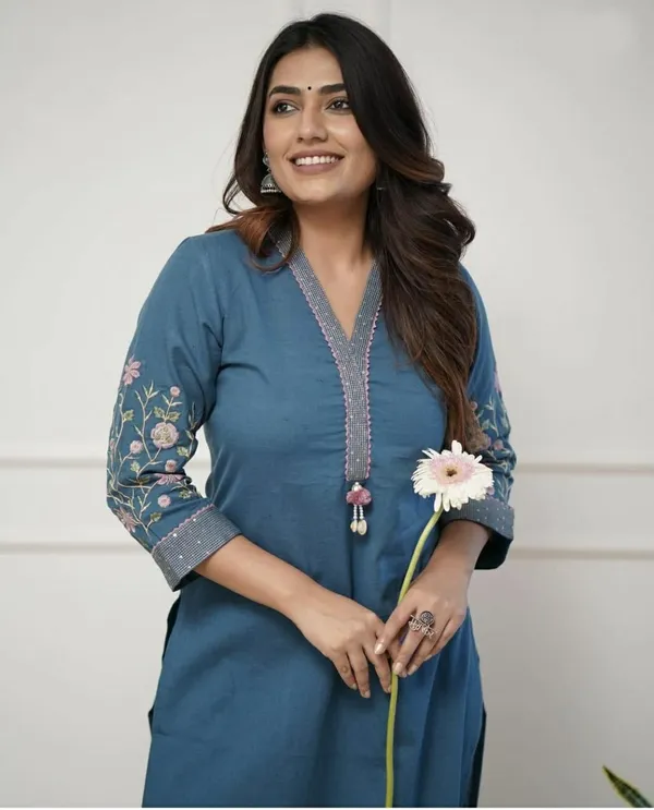 Blue_Trendy_Embroidered_Rayon_Kurta_Set_For_Women