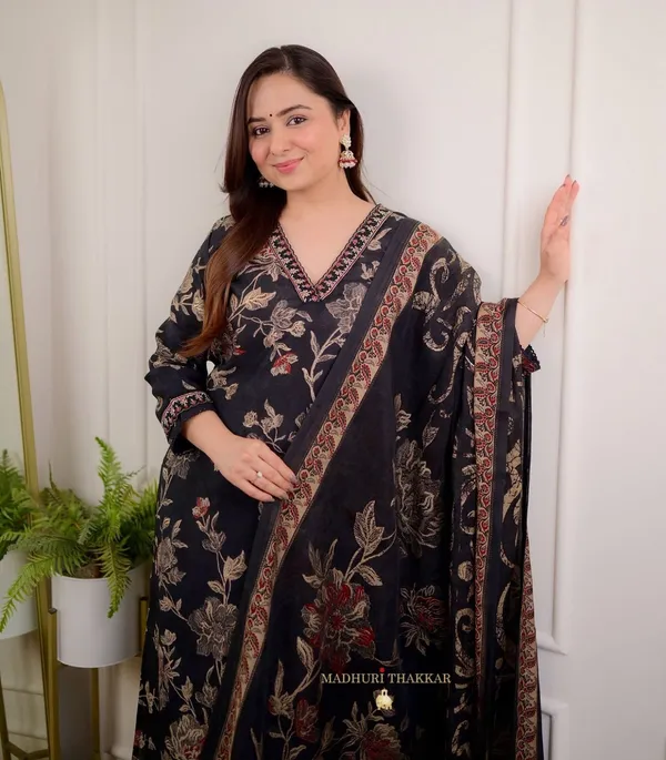 Black_Elegant_Cotton_3_Piece_Suit_Set_For_Women