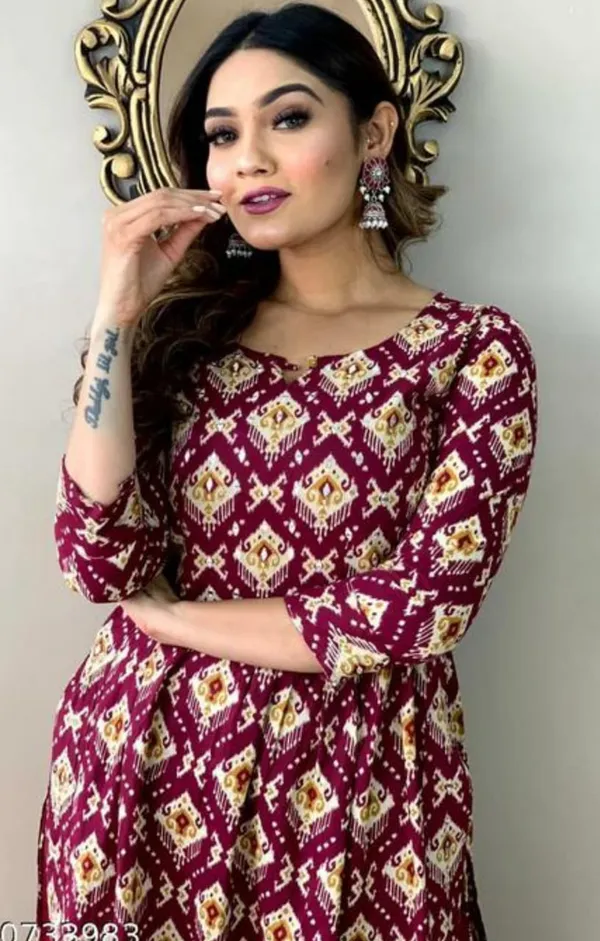 Pink_Elegant_Trendy_Design_Rayon_Kurta_Set_For_Women