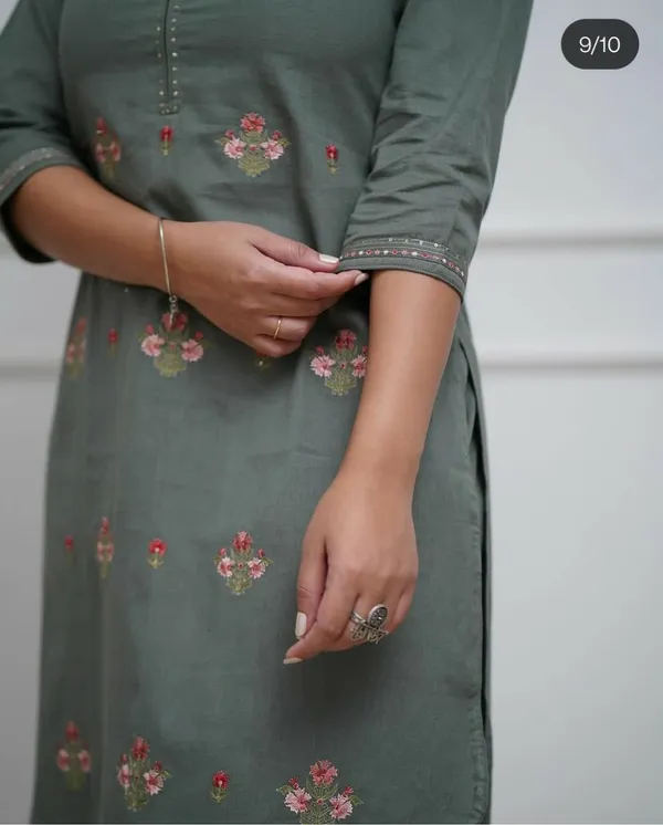 Green_Rayon_Embroidered__Kurta_Set_For_Women