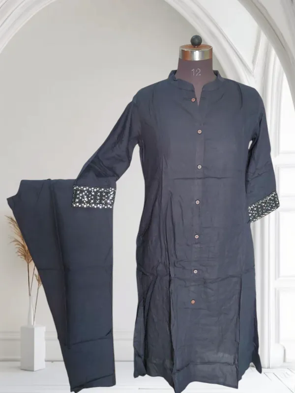 Black_Trendy_Embroidery_Rayon_Kurta_Set_For_Women