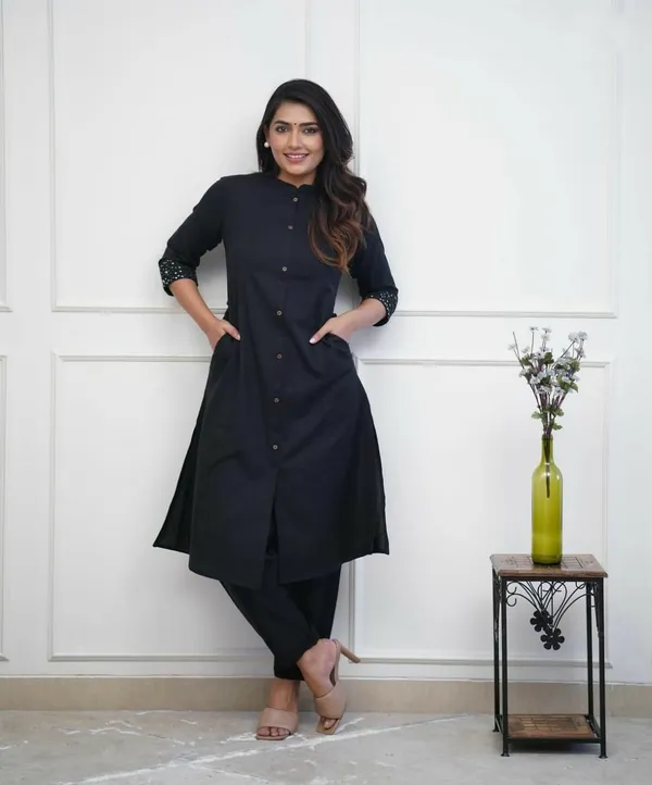 Black_Trendy_Embroidery_Rayon_Kurta_Set_For_Women