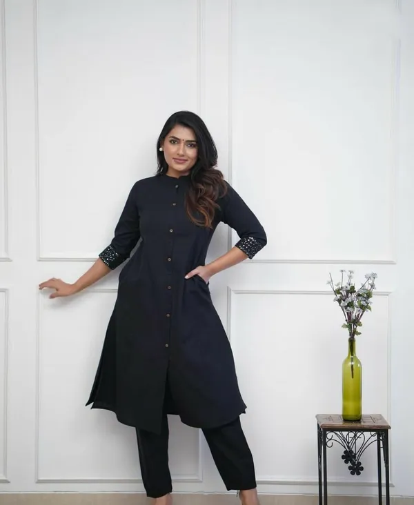 Black_Trendy_Embroidery_Rayon_Kurta_Set_For_Women