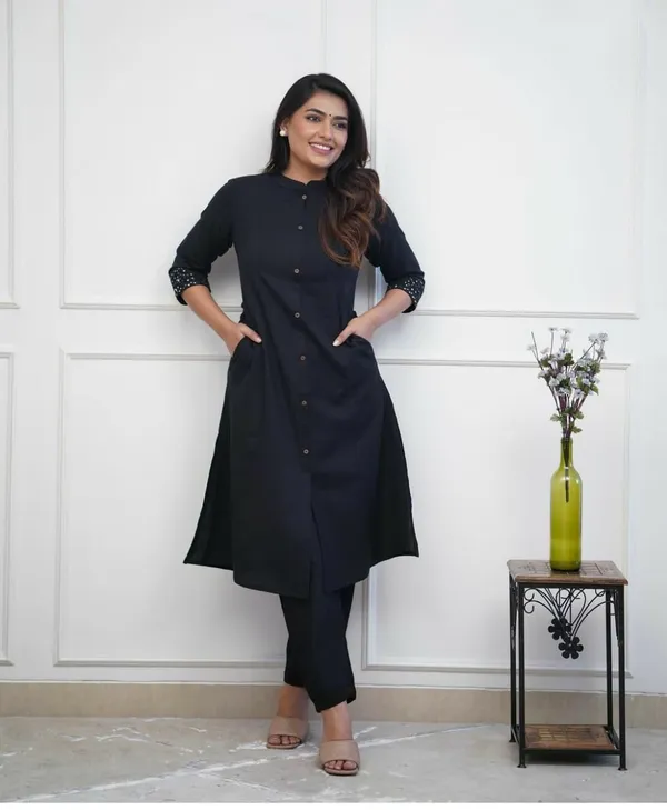 Black_Trendy_Embroidery_Rayon_Kurta_Set_For_Women