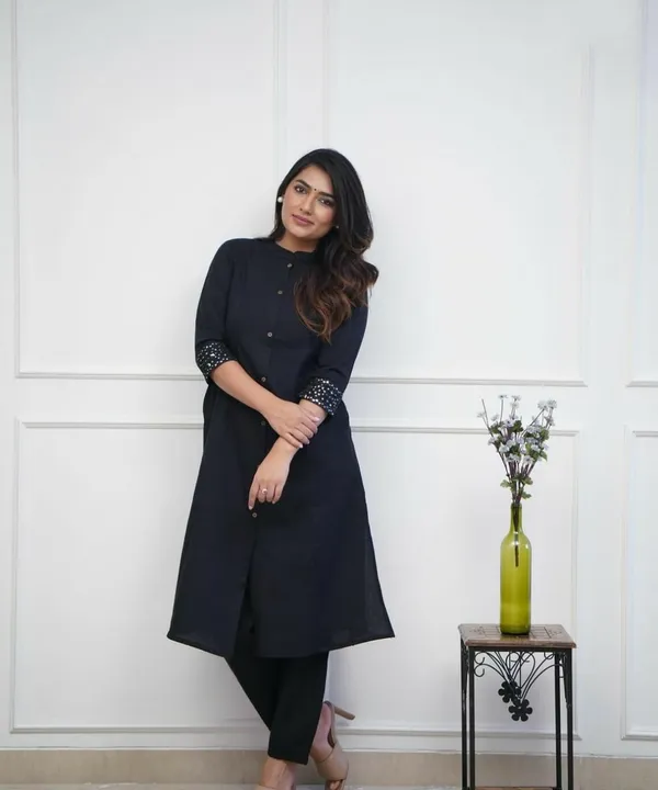 Black_Trendy_Embroidery_Rayon_Kurta_Set_For_Women