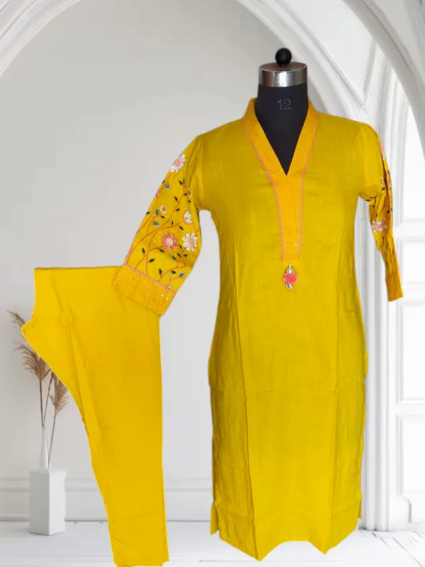 Yellow_Trendy_Embroidered_Rayon_Kurta_Set_For_Women