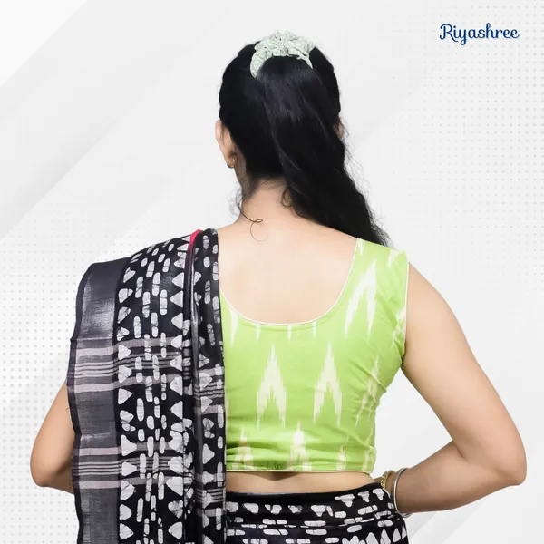 Riyashree_Cotton_Ikkat_Print_Sleeveless_Ready-to-Wear_Stitched_Blouse_for_Women