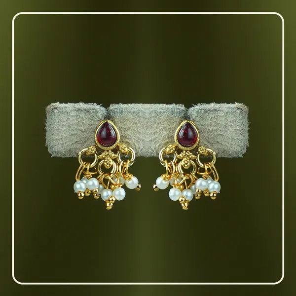 Divyasha_Necklace_with_Earrings_|_Delicate_Festive_Jewellery