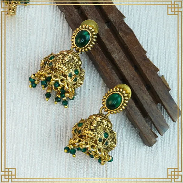 Green_Pendent_Set_For_The_Woman_Who_Loves_To_Shine_|_South_Indian_Jewellery
