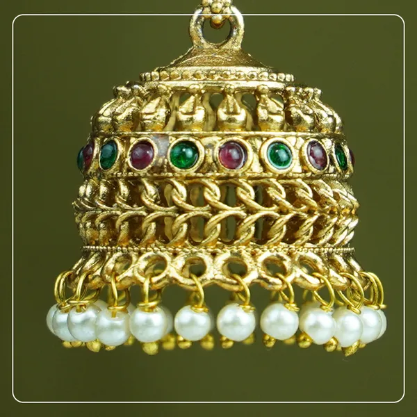 Fashionable_Earrings_&_Studs