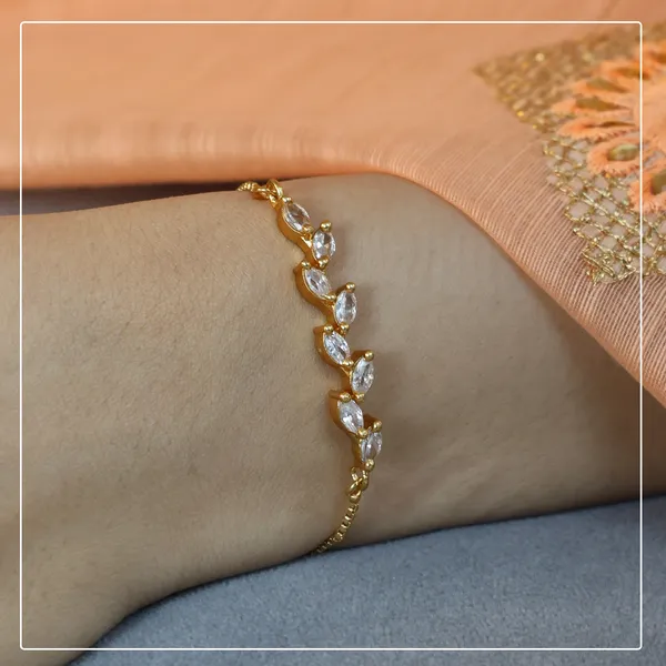 Sia_Bracelet_Minimal_Star_Design_Stone_Bracelet_for_Everyday_Wear_Pinak_Jewel