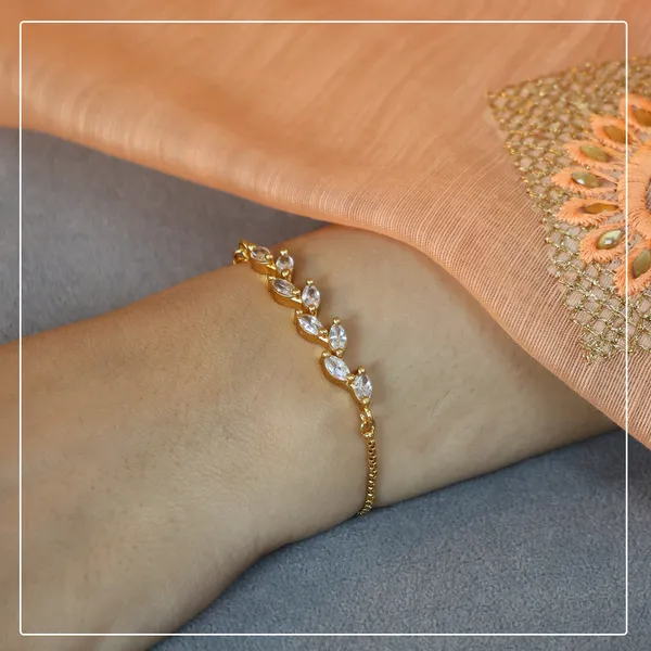 Sia_Bracelet_Minimal_Star_Design_Stone_Bracelet_for_Everyday_Wear_Pinak_Jewel