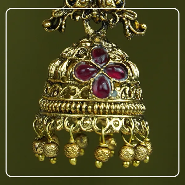 Devyani_The_Lakshmi-Inspired_Antique_Jhumki