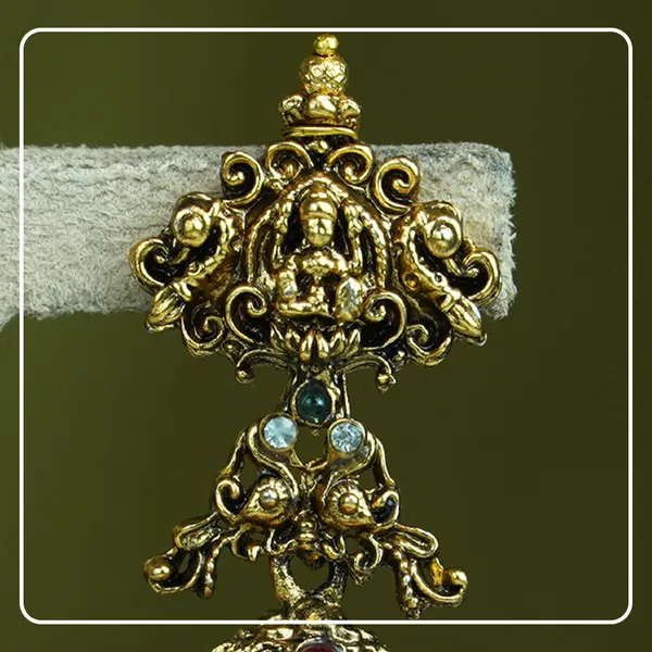 Devyani_The_Lakshmi-Inspired_Antique_Jhumki