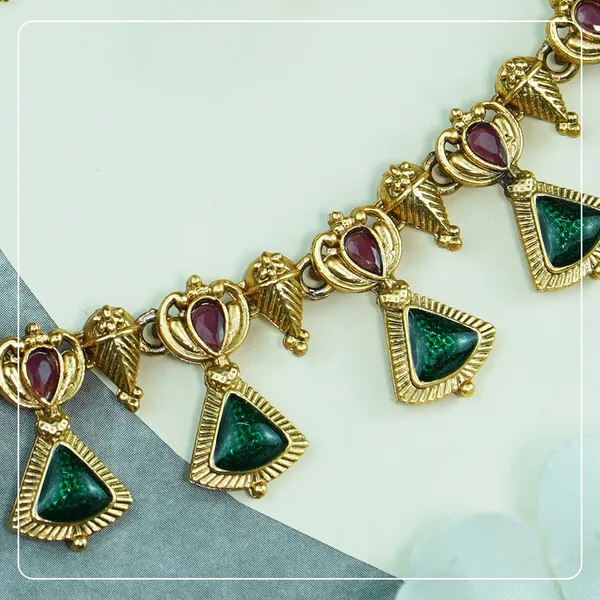 Lightweight_Palakka_Temple_Jewelry_with_Earrings