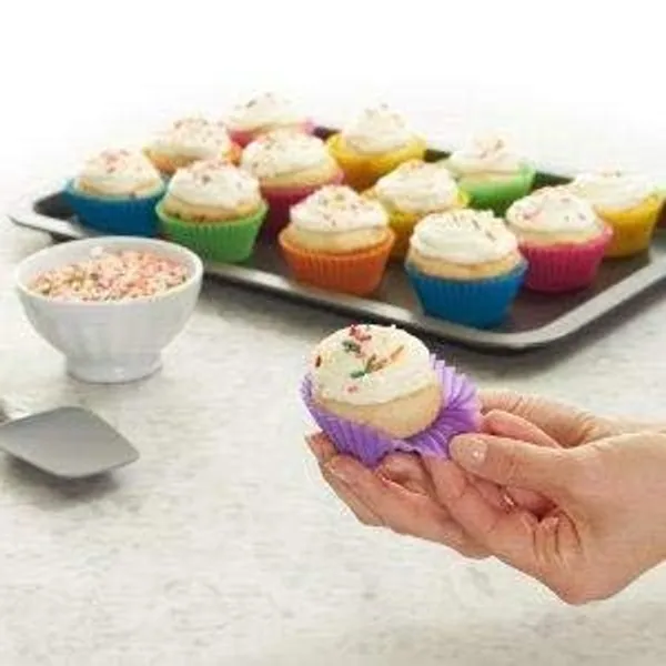 Cake_Making_Set_–_4_in_1_Combo_of_Round_Shape_Cake_Mould,_Bread_Loaf_Pan,_6_Slot_Muffin_Tray,_&_100_Pcs_Paper_Cake_Cup_Liners_I_Cake_Baking_and_Decoration_Tools_I_Microwave_or_Oven_Safe_–_Black