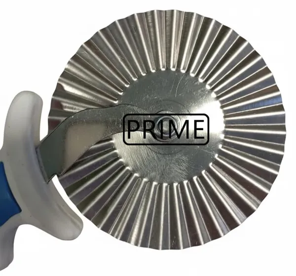 Prime_Bakers_and_Moulders_Stainless_Steel_Pizza_Wheel_Cutter,_Pasta_Dough_Crimper_for_Cake_Pie_Cookie