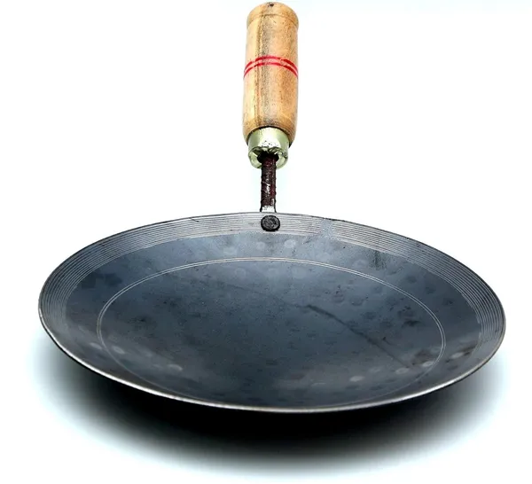 _Iron_Tawa,_Original_Handmade_Loha_Iron_Lokhand_Roti/Chapati_Tawa_with_Wooden_Handle