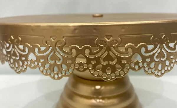 _Premium_Metal_Cake_Stand_Elegant_Centerpiece_for_Cakes,_Cupcakes,_and_Desserts_Display_Stand_for_Weddings,_Parties,_and_Special_Occasions_Pedestal_(Set_of_2)