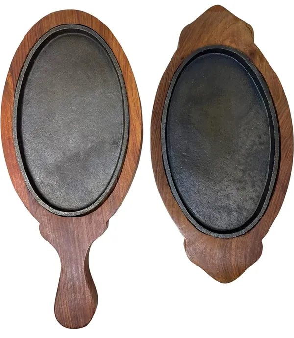 Elegant_Cast_Iron_Sizzler_Trays_with_Wooden_Base_–_7x15”_Oval_Trays_for_Serving_Hot_Desserts_(Pack_of_2)