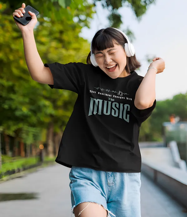 TOFFTEES_Premium_French_Terry_Fabric__(220_GSM)_Black_Oversized_Heartbeat_Half_Sleeves_Women's_T-shirt