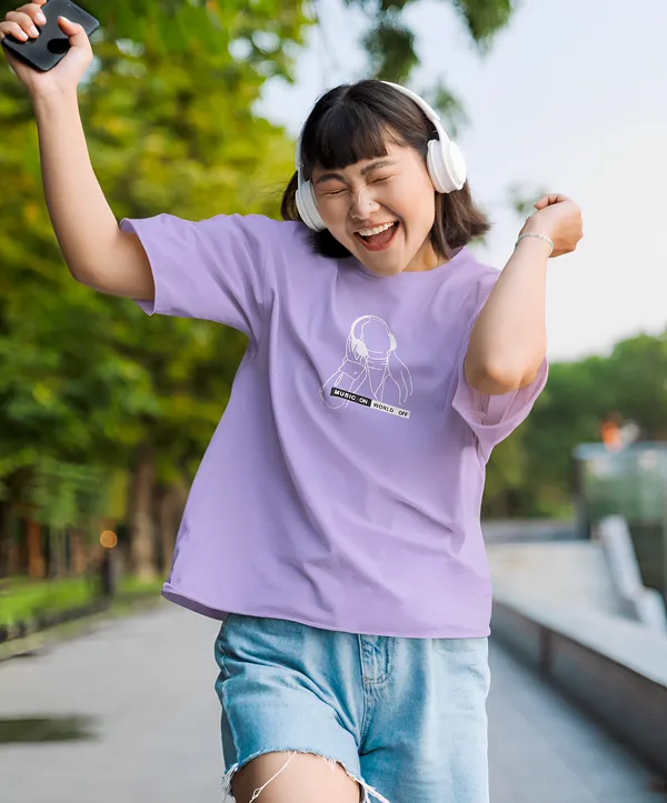 TOFFTEES_Premium_French_Terry_Fabric__(220_GSM)_Lavender_Oversized_MusicOnOff_Half_Sleeves_Women's_T-shirt