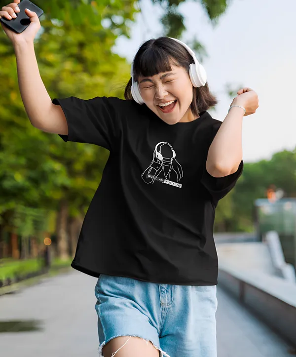 TOFFTEES_Premium_French_Terry_Fabric__(220_GSM)_Black_Oversized_MusicOnOff_Half_Sleeves_Women's_T-shirt