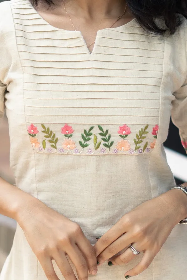 White_Trendy_Cotton_Flex_Kurti_For_Women
