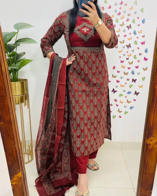 Maroon_Printed_Cotton_Kurti_With_Pant_&_Dupatta_Set_|_For_Women