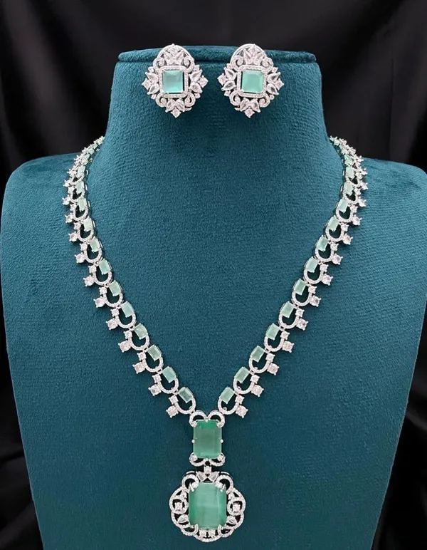 Luxurious_Emerald_Green_Gemstone_AD_Bridal_Necklace_Set_For_Women
