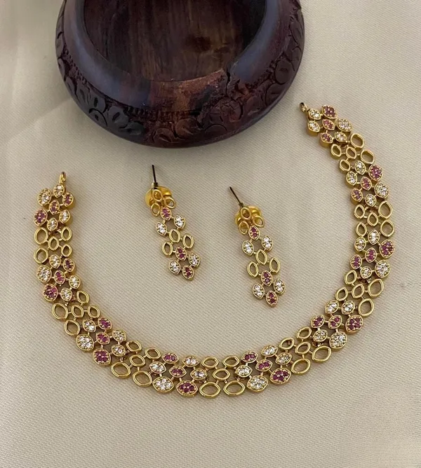 Beautiful_Bubble_Gemstone__Red_Colour_Choker_Set_For_Women