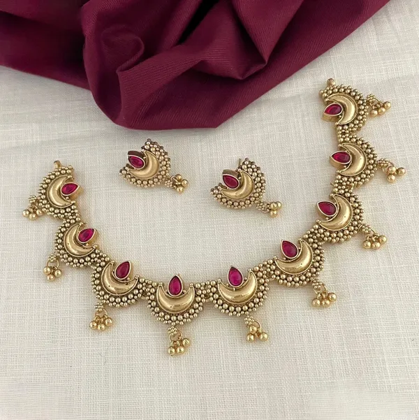 Alluring_Half_Moon_Designed_Red_Colour_Gemstone_Choker_Set_For_Women