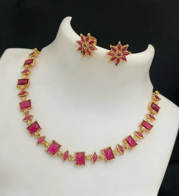 Rocking_Red_Studded_Stone_Necklace_With_Floral_Earrings_Set_For_Women