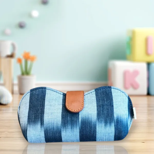 Blue_White_Ikat_Handcrafted_Cotton_Printed_Sunglass_Cover