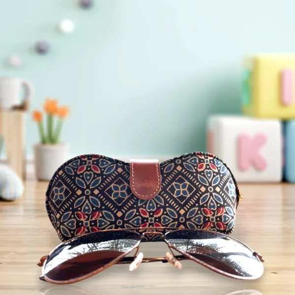 Black_Ajrak_Handcrafted_Cotton_Printed_Sunglass_Cover