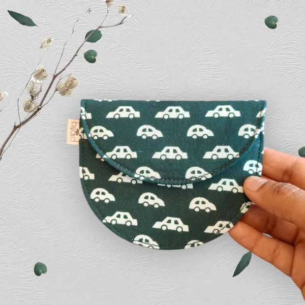 Green_Car_Handcrafted_Cotton_Printed_Flap_Card_Holder