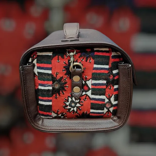 Coffee_Box_Sling_Bag