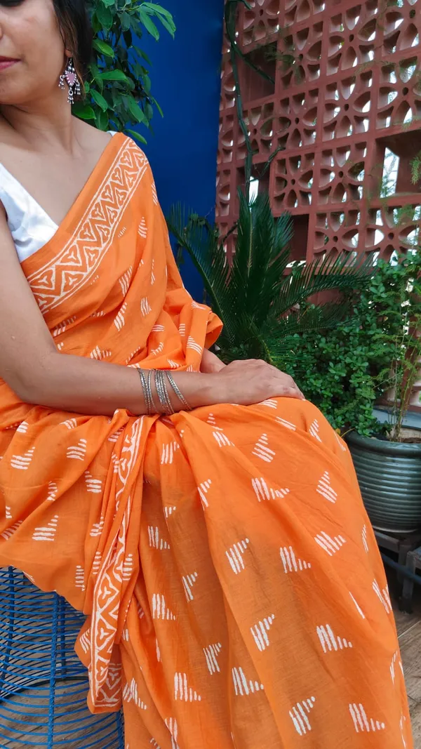 Tangerine_Tango_Mulmul_Saree_With_Unstitched_Blouse_Piece